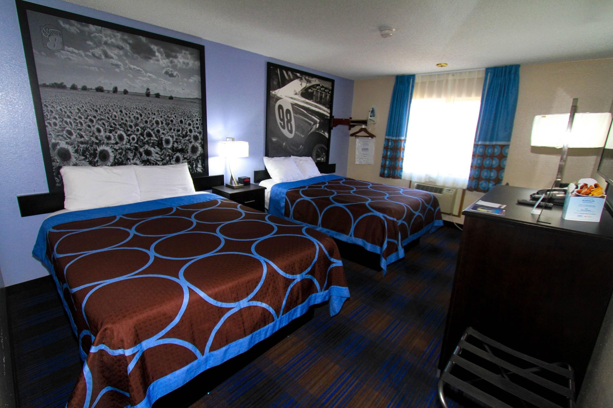 Super 8 By Wyndham Lenexa Overland Park Area/Mall Area מראה חיצוני תמונה