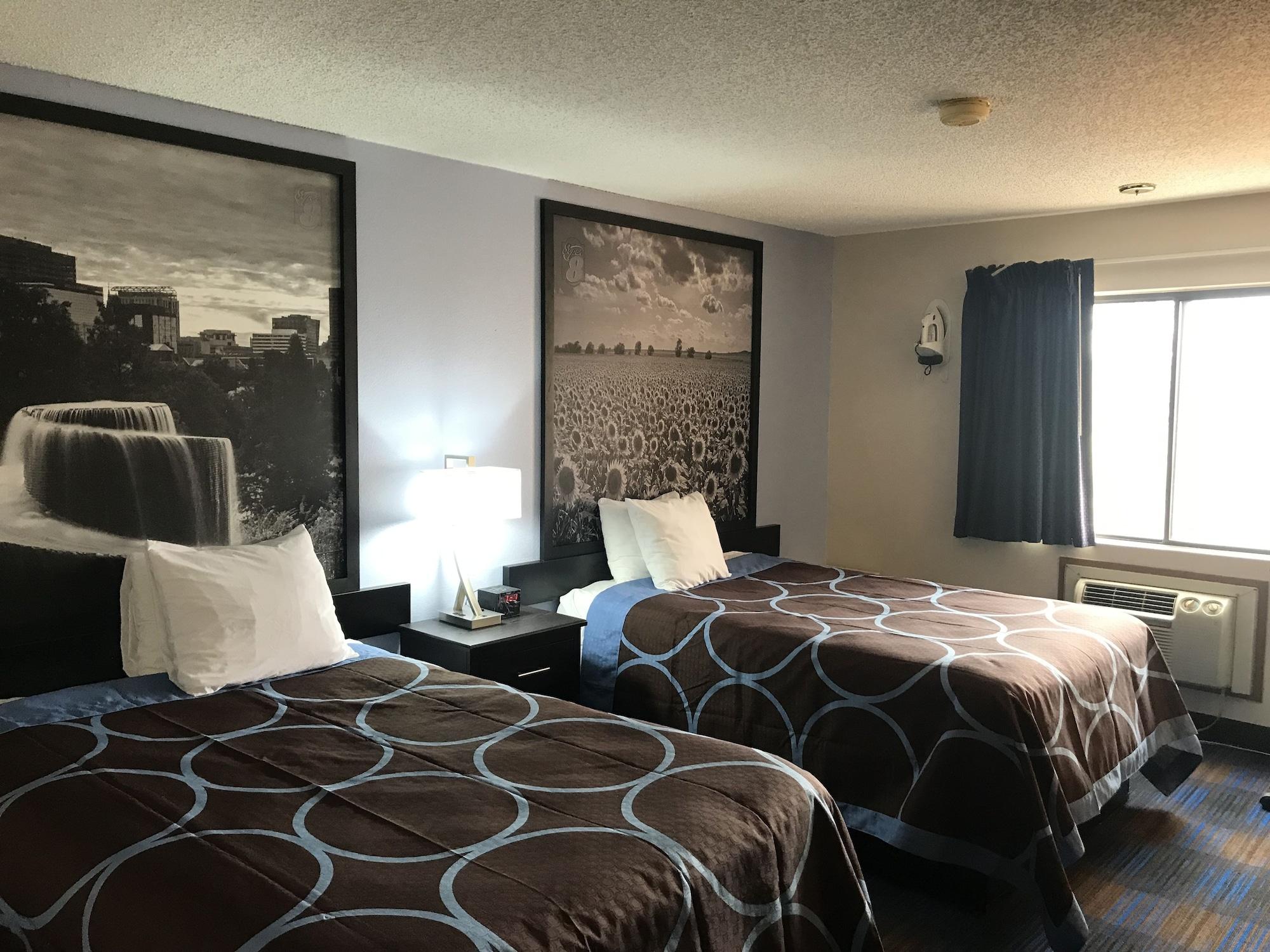 Super 8 By Wyndham Lenexa Overland Park Area/Mall Area מראה חיצוני תמונה