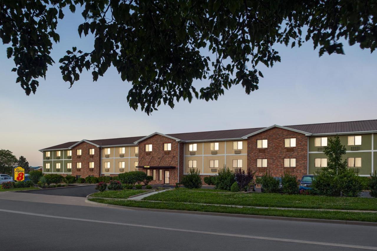 Super 8 By Wyndham Lenexa Overland Park Area/Mall Area מראה חיצוני תמונה