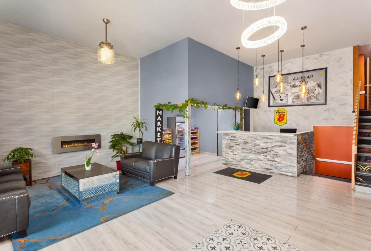Super 8 By Wyndham Lenexa Overland Park Area/Mall Area מראה חיצוני תמונה