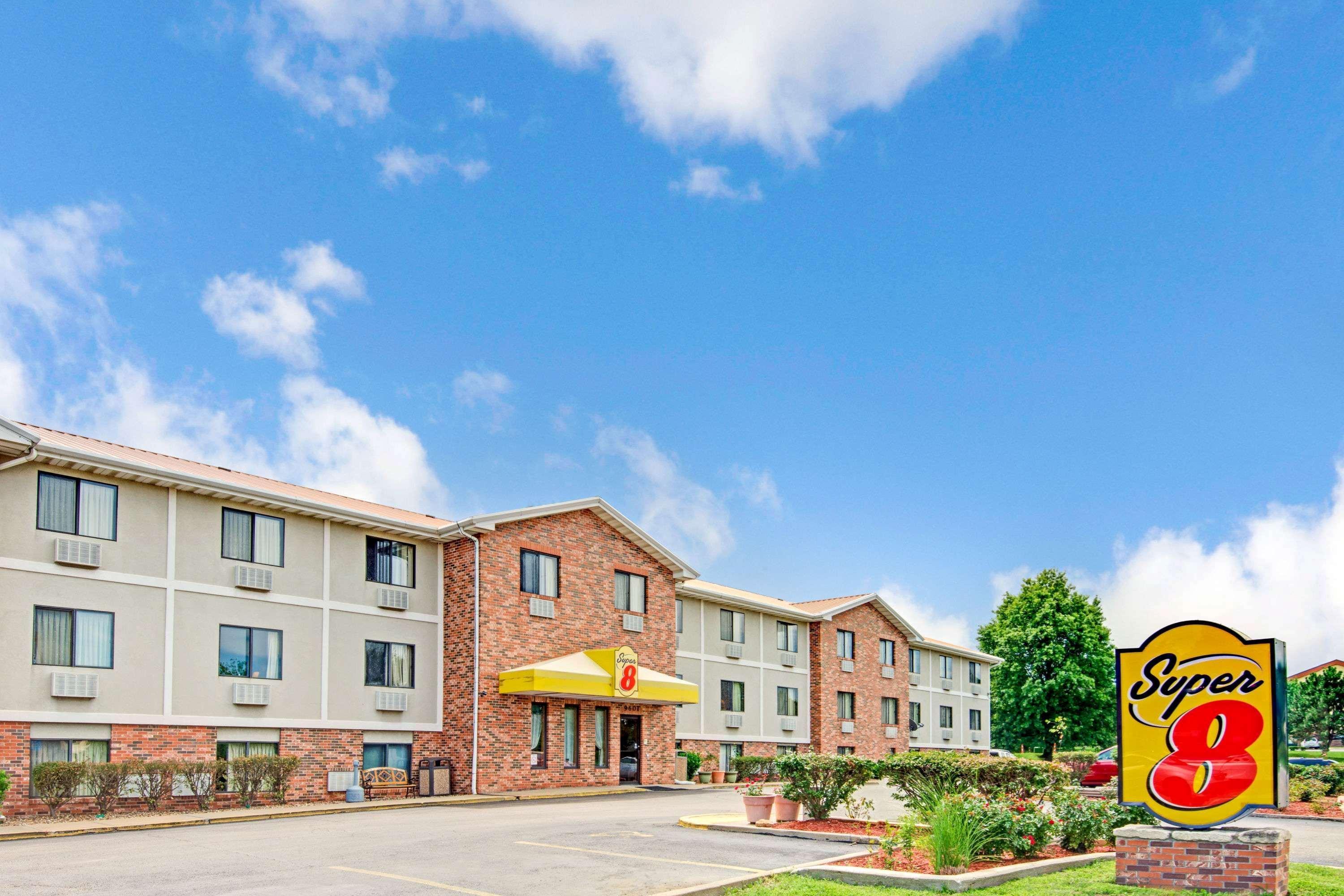 Super 8 By Wyndham Lenexa Overland Park Area/Mall Area מראה חיצוני תמונה