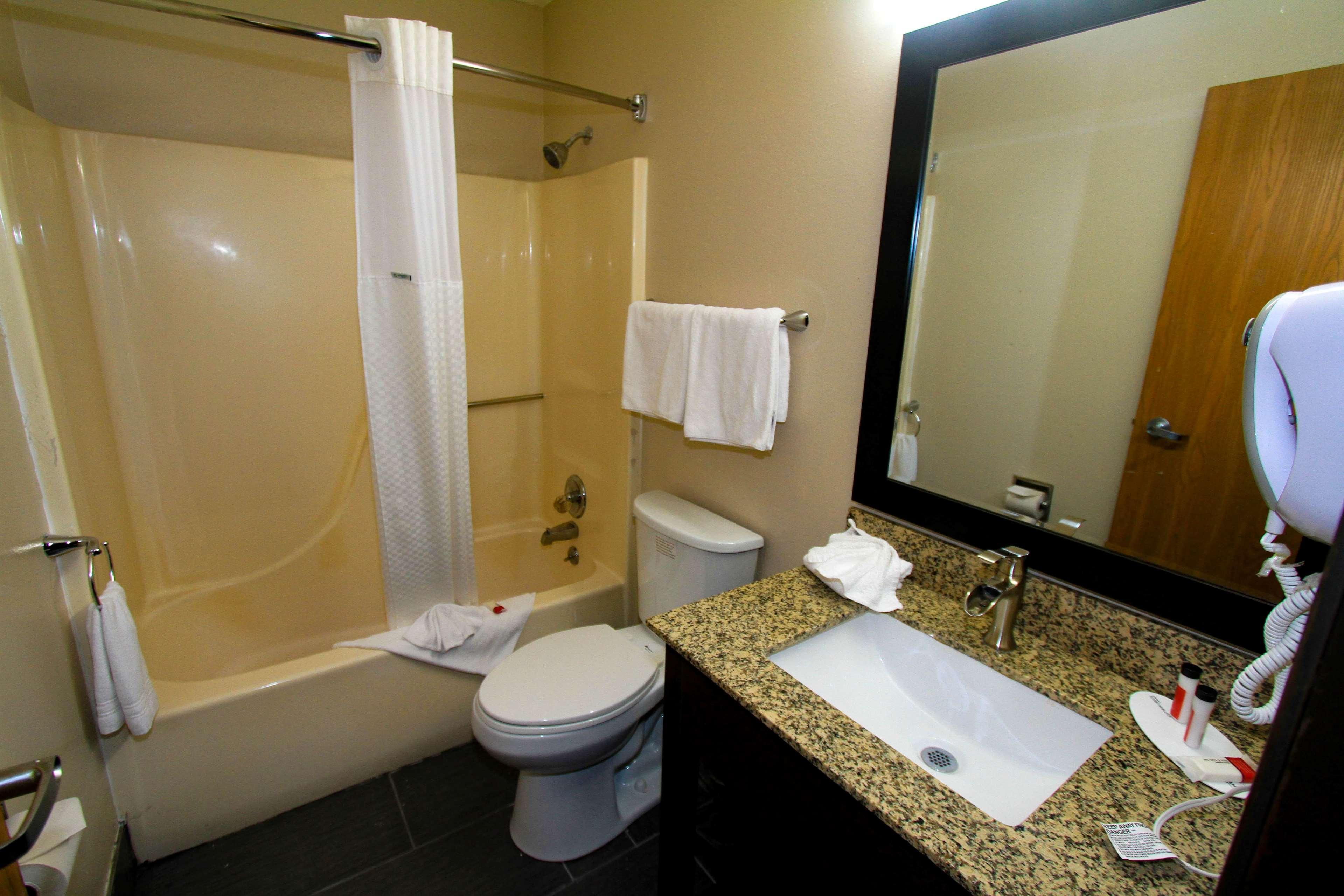 Super 8 By Wyndham Lenexa Overland Park Area/Mall Area מראה חיצוני תמונה