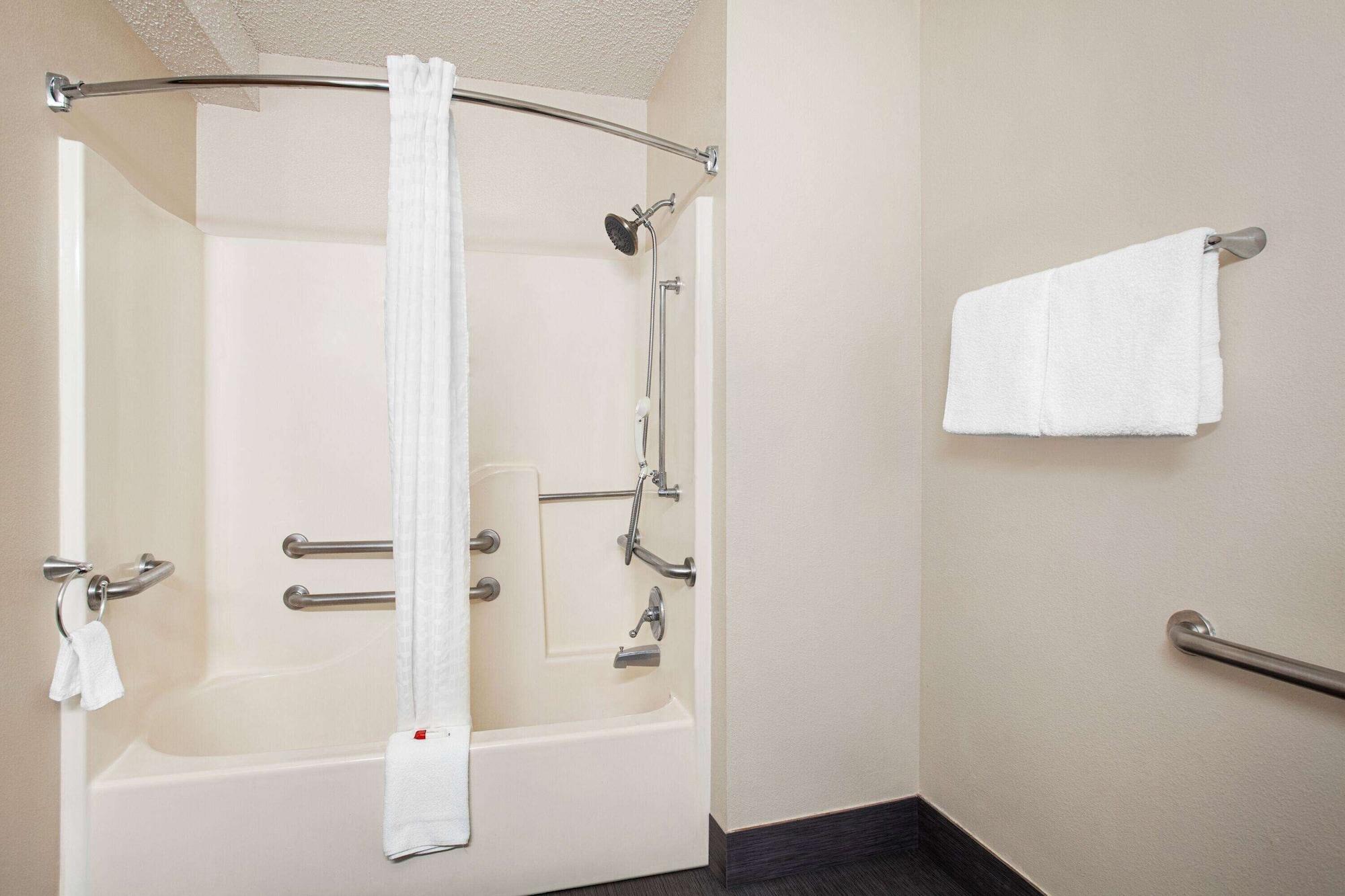 Super 8 By Wyndham Lenexa Overland Park Area/Mall Area מראה חיצוני תמונה
