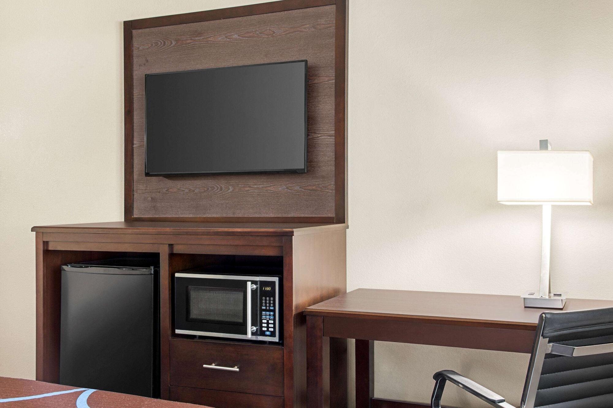 Super 8 By Wyndham Lenexa Overland Park Area/Mall Area מראה חיצוני תמונה