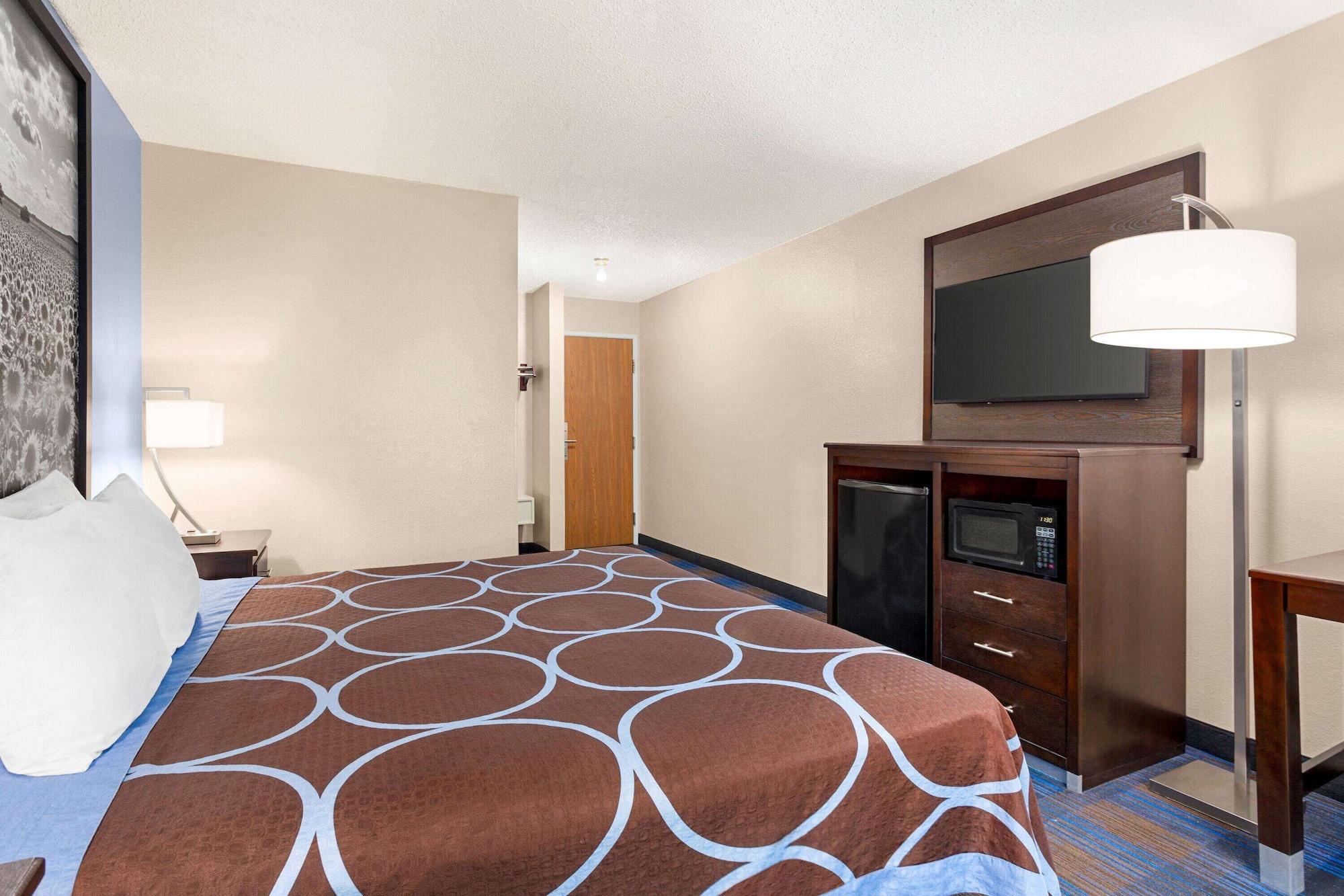 Super 8 By Wyndham Lenexa Overland Park Area/Mall Area מראה חיצוני תמונה