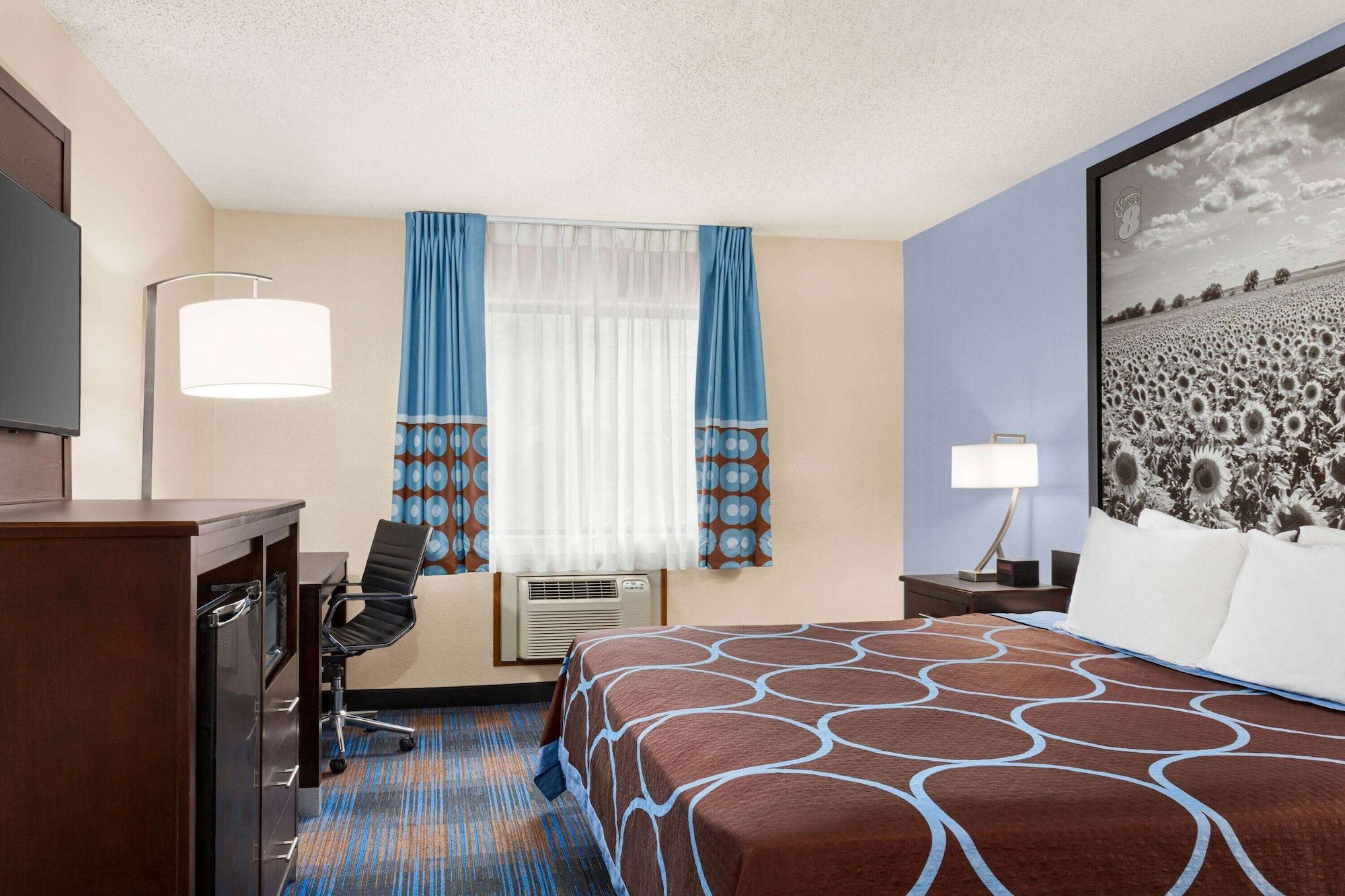 Super 8 By Wyndham Lenexa Overland Park Area/Mall Area מראה חיצוני תמונה